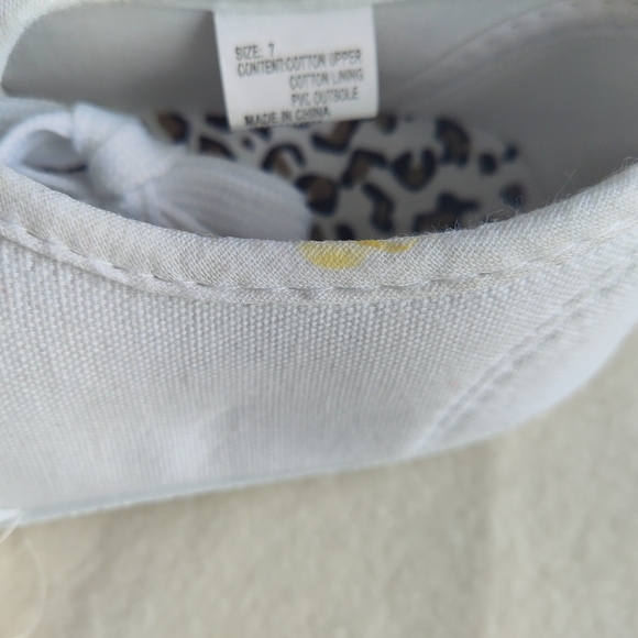 White Cotton Canvas Sneaker Shoes Women's Size 7 - Picture 6 of 6